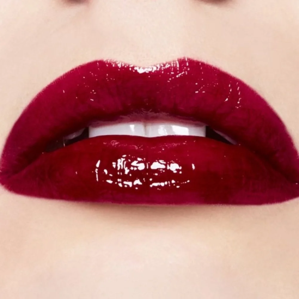 MAC Versicolour Varnish Cream Lip Stain in No Interruptions. .28‎ fl oz NIB